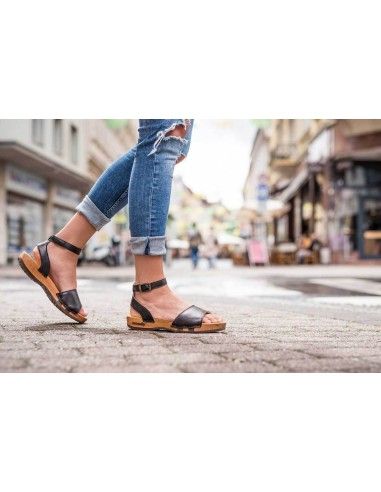 SANDALO IN PELLE E LEGNO MOD "JANA"