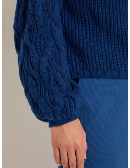 MAGLIONE IN LANA E COTONE CON MANICHE "TRECCE"