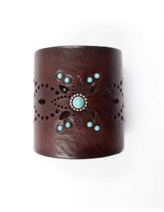 BRACCIALE ARTIGIANALE IN PELLE E BORCHIE "TURCHESE"