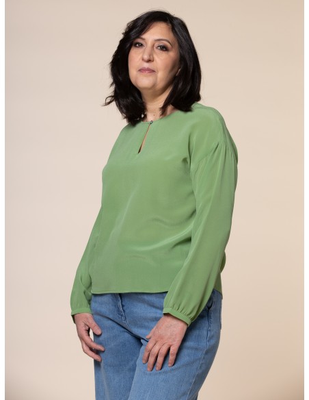 BLUSA IN 100% SETA CON SCOLLO A GOCCIA E TASCHINA