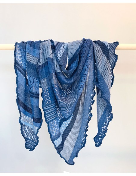 STOLA TRIANGOLARE IN LANA MERINO 100X200 "KYRA"