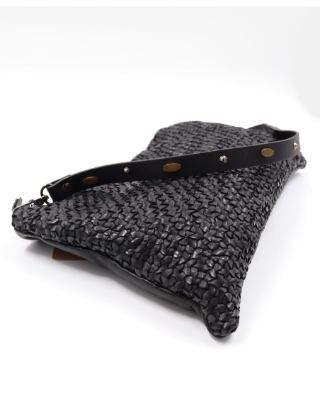 BORSA BUSTINA MEDIA IN PELLE DI VITELLO INTRECCIATA "GROOVE"