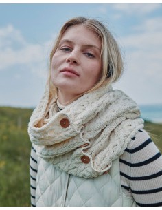 SCIARPA INFINITY LOOP IN LANA IRLANDESE CON BOTTONI - BIANCO