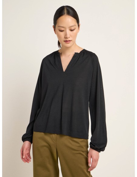 BLUSA IN 100% LANA MERINO SCOLLO "V"