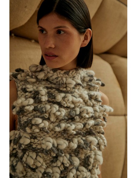 TOP SMANICATO “FANNY” IN 100% BABY ALPACA  LAVORAZIONE BOUCLÉ GIGANTE

