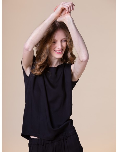 TOP MANICHE ASIMMETRICHE IN 100% BAMBU' SATIN