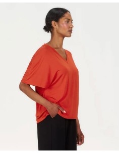 T-SHIRT CON SCOLLO A "V" IN MODAL "DHALIA" 2