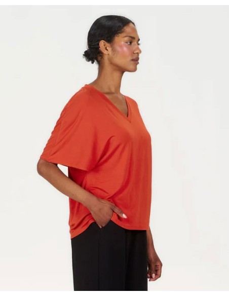 T-SHIRT CON SCOLLO A "V" IN MODAL "DHALIA"